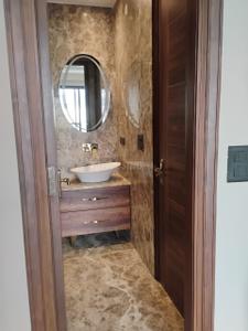 Image of 2800 Sq.ft 4 BHK Builder Floor for rent in DLF Phase 1, Gurgaon for Rs. 110000