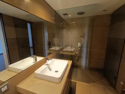 Bathroom Image of 4650 Sq.ft 4.5 BHK Apartment / Flat for sale in Panchshil The Address, Sangamvadi Pune for Rs. 100000000