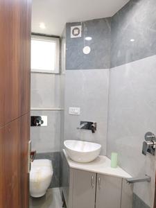 Common Bathroom One Image of 2500 Sq.ft 4 BHK Apartment / Flat for sale in Prabhavi Apartments, Sector 10 Dwarka New Delhi for Rs. 36800000