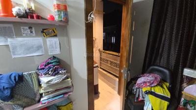 Balcony Image of 550 Sq.ft 2 BHK Builder Floor for sale in Laxmi Nagar New Delhi for Rs. 5500000