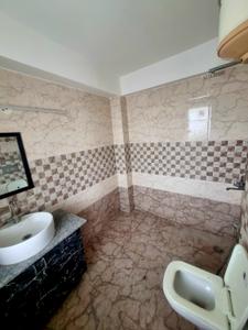 Bathroom Image of 1200 Sq.ft 3 BHK Builder Floor for rent in Sector 46 Gurgaon for Rs. 39000