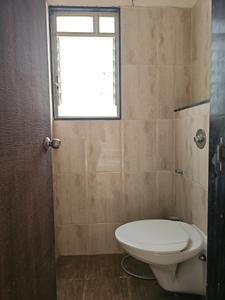 Common Bathroom One Image of 650 Sq.ft 1.5 BHK Apartment / Flat for rent in VTP Purvanchal, Kesnand Pune for Rs. 16000
