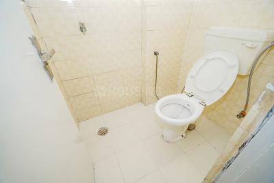 Bathroom Image of 1835 Sq.ft 3.5 BHK Apartment / Flat for sale in Nimbus The Hyde Park, Sector 78 Noida for Rs. 23000000