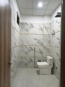 Common Bathroom Image of 1500 Sq.ft 3 BHK Apartment / Flat for sale in Govindpuram Ghaziabad for Rs. 5865111