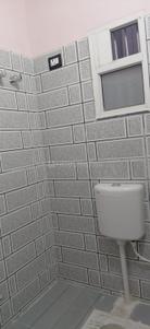Bathroom Image of 600 Sq.ft 2 BHK Independent House for rent in Khemnichak Patna for Rs. 10000
