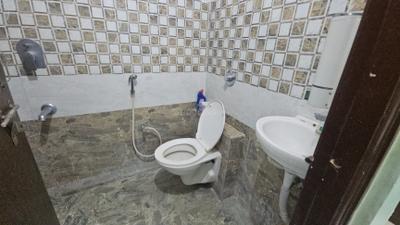 Bathroom Image of 1165 Sq.ft 2 BHK Apartment / Flat for rent in Saify Signature Heights, Musakhedi Indore for Rs. 28500