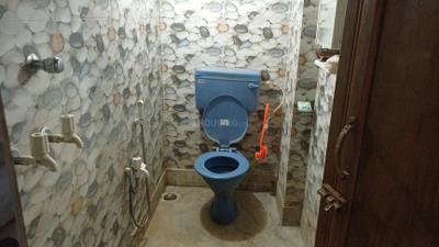 Bathroom Image of 550 Sq.ft 1 BHK Builder Floor for rent in Patuli Kolkata for Rs. 9000