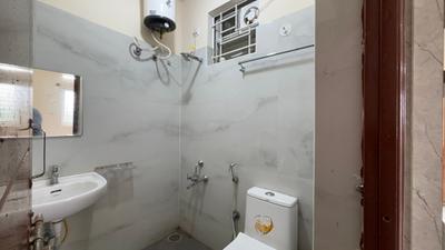 Bathroom Image of 750 Sq.ft 1 BHK Apartment / Flat for rent in Kadugodi Bengaluru for Rs. 23000