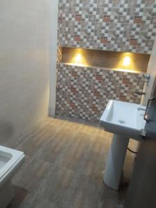 Bathroom Image of 7100 Sq.ft 10 BHK Independent House for sale in Basant City Ludhiana for Rs. 15000000