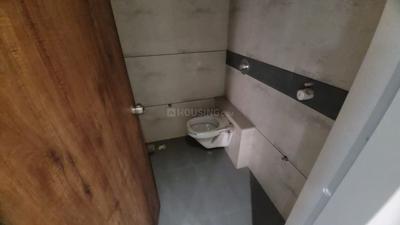 Bathroom Image of 1950 Sq.ft 3 BHK Apartment / Flat for sale in Fatehgunj Vadodara for Rs. 7500000
