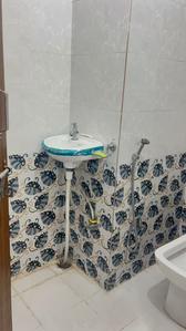 Bathroom Image of 980 Sq.ft 2 BHK Apartment / Flat for rent in Mansarovar Extension Jaipur for Rs. 15000
