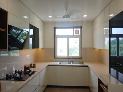 Kitchen Image of 2950 Sq.ft 3 BHK Builder Floor for sale in BPTP Amstoria , Sector 102 Gurgaon for Rs. 32000000