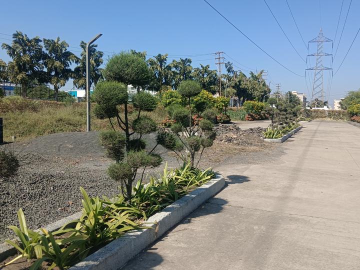 MR 11 Nipania Main Image 1