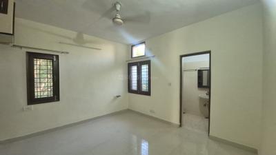 Bedroom Image of 1150 Sq.ft 2 BHK Apartment / Flat for rent in DDA Sector Pocket B C, Vasant Kunj New Delhi for Rs. 58000