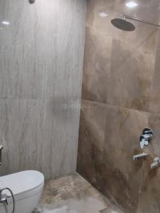 Bathroom Image of 1114 Sq.ft 3 BHK Apartment / Flat for sale in Jaypee Kosmos, Sector 134 Noida for Rs. 12500000