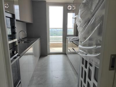 Kitchen Image of 2300 Sq.ft 3 BHK Apartment / Flat for rent in DLF One Midtown, Karampura New Delhi for Rs. 128000