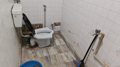 Bathroom Image of 500 Sq.ft 1 RK Builder Floor for rent in Butler Colony Lucknow for Rs. 10000