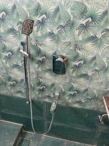 Bathroom Image of 800 Sq.ft 1 BHK Apartment / Flat for rent in Eldeco Shaurya Plots, Natkur Lucknow for Rs. 8000