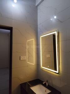 Bathroom Image of 800 Sq.ft 1 BHK Independent House for rent in Hadapsar Pune for Rs. 18000
