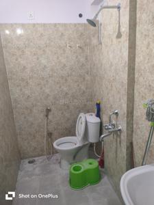 Bathroom Image of 1312 Sq.ft 3 BHK Apartment / Flat for rent in North Grande, North Dum Dum Bediapara Kolkata for Rs. 30000