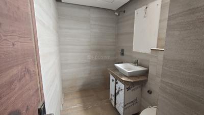 Bathroom Image of 1900 Sq.ft 3 BHK Apartment / Flat for sale in Paras Dews, Sector 106 Gurgaon for Rs. 19000000