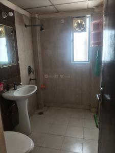 Bathroom Image of 1645 Sq.ft 3.5 BHK Apartment / Flat for rent in Skytech Matrott, Sector 76 Noida for Rs. 40000