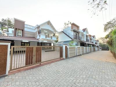 Image of 2650 Sq.ft 4 BHK Independent House for sale in Thevakkal, Kochi for Rs. 14000000