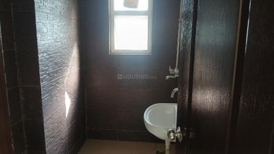 Bathroom Image of 957 Sq.ft 2 BHK Apartment / Flat for sale in Rishabh Cloud 9, Indirapuram Ghaziabad for Rs. 10900000