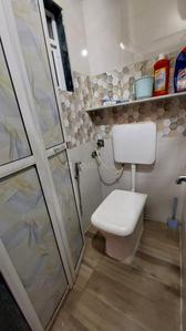 Bathroom Image of 400 Sq.ft 1 RK Apartment / Flat for rent in Thane West Thane for Rs. 19000