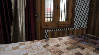 Bedroom Image of 1600 Sq.ft 3 BHK Builder Floor for sale in Shalimar Garden Ghaziabad for Rs. 6700000