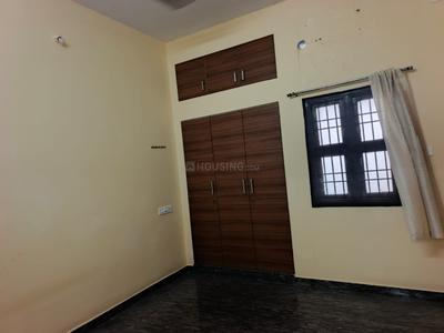 Bedroom Image of 2400 Sq.ft 4 BHK Apartment / Flat for rent in Palavakkam R.F. Chennai for Rs. 50000