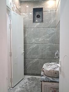 Common Bathroom Image of 1350 Sq.ft 3 BHK Builder Floor for sale in Mansarover Garden New Delhi for Rs. 25000000