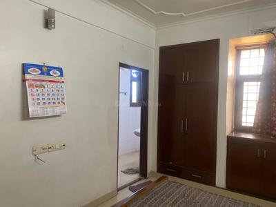 Bedroom Image of 1250 Sq.ft 3 BHK Apartment / Flat for rent in DDA Navniti Apartments, Patparganj New Delhi for Rs. 43000