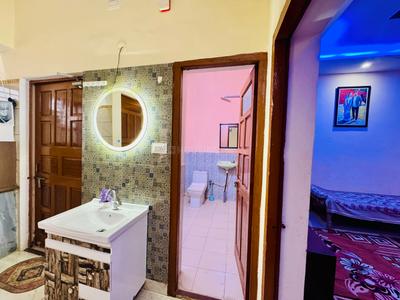 Bathroom Image of 700 Sq.ft 2 BHK Apartment / Flat for rent in Model Town Rohtak for Rs. 20000