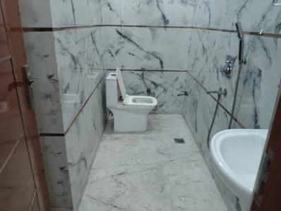 Image of 1200 Sq.ft 3 BHK Builder Floor for rent in Preet Vihar, New Delhi for Rs. 37000
