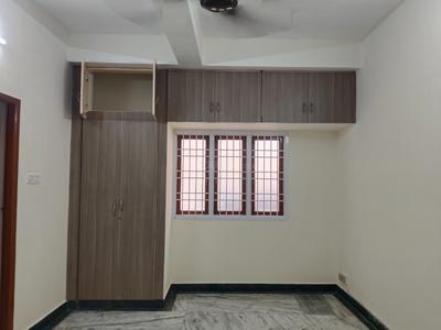 Bedroom Image of 1400 Sq.ft 2 BHK Builder Floor for rent in Kodambakkam Chennai for Rs. 32000
