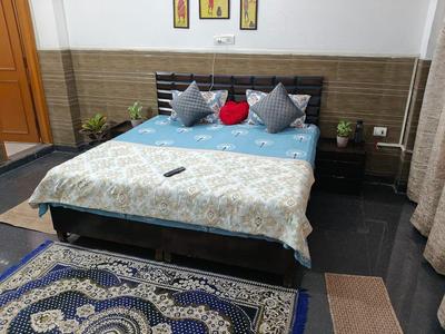 Bedroom Image of ZENSTAY PG in Sector 70, Noida