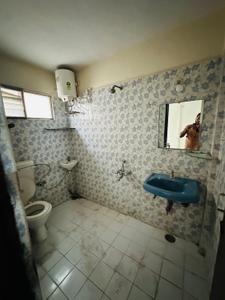 Bathroom Image of 1650 Sq.ft 3 BHK Apartment / Flat for sale in Twin Tower, Old Palasia Indore for Rs. 11000000