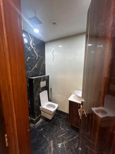 Bathroom Image of 650 Sq.ft 2 BHK Builder Floor for rent in Mansa Ram Park New Delhi for Rs. 15001