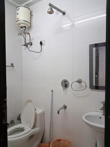Common Bathroom Image of 250 Sq.ft 1 RK Builder Floor for rent in Ramesh Nagar New Delhi for Rs. 14000