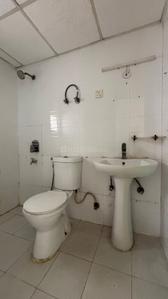 Bathroom Image of 930 Sq.ft 2 BHK Apartment / Flat for sale in Supertech North Eye, Sector 74 Noida for Rs. 9250000