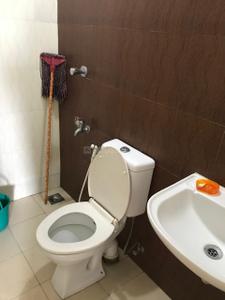 Bathroom Image of 1500 Sq.ft 2 BHK Apartment / Flat for sale in Aluva Kochi for Rs. 4500000