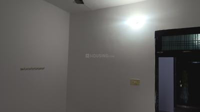 Bedroom Image of 700 Sq.ft 2 BHK Apartment / Flat for rent in Rajajipuram Lucknow for Rs. 6500