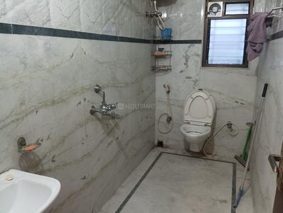 Bathroom Image of 2000 Sq.ft 4 BHK Apartment / Flat for sale in Metro Apartment, Tangra Kolkata for Rs. 12000000
