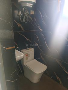 Bathroom Image of 700 Sq.ft 2 BHK Apartment / Flat for rent in Sultanpur New Delhi for Rs. 30000