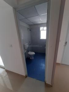 Bathroom Image of 826 Sq.ft 2 BHK Apartment / Flat for rent in Shriram Grand City Grand One, Konnagar Hooghly for Rs. 15000