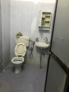 Bathroom Image of 600 Sq.ft 1 BHK Builder Floor for rent in Gomti Nagar Lucknow for Rs. 10000