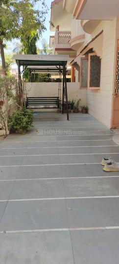 Stadium plaza Motera Main Image 1