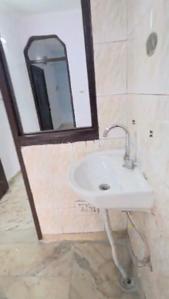 Bathroom Image of 1350 Sq.ft 2 BHK Independent House for rent in Subhash Nagar New Delhi for Rs. 15000