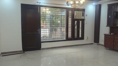 Living Room Image of 4500 Sq.ft 4 BHK Builder Floor for rent in Naraina New Delhi for Rs. 130000